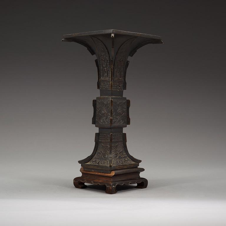 An archaistic bronze vase, Qing dynasty, 18th Century.