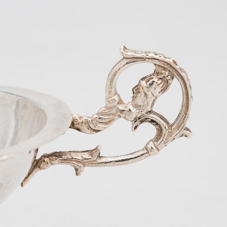A sterling silver bowl, USA, turn of the 21st century.