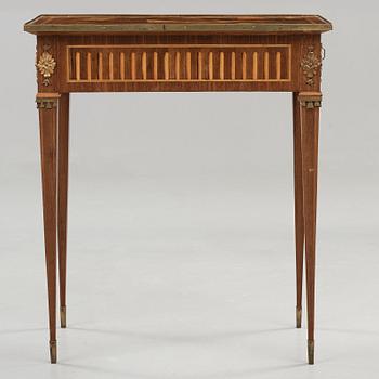 A Gustavian late 18th century table by Anders Lundelius (master in Stockholm 1778-1823), not signed.