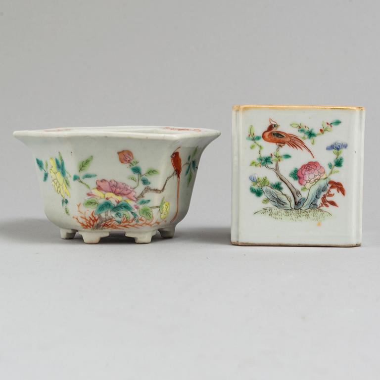 A set of famille rose porcelain, Qing dynasty, Qianlong (1736-95) and later.