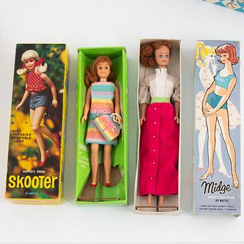 Barbie, 4 dockor samt kläder och tillbehör, Mattel, 1960-tal.