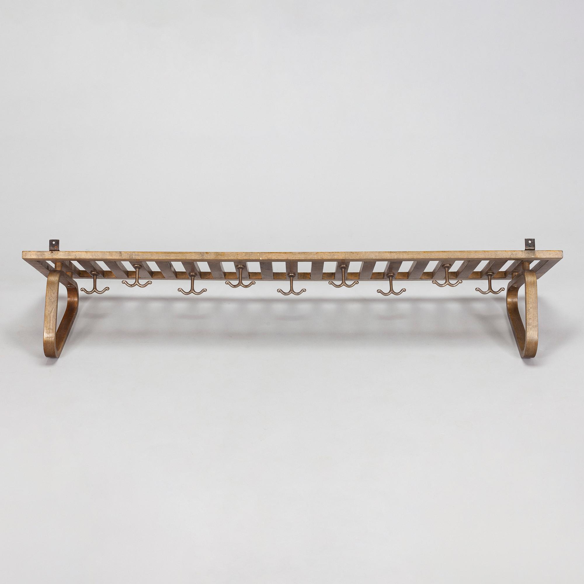 Alvar Aalto, hatthylla/ klädhängare, modell 113, O.Y. Huonekalu-ja Rakennustyötehdas A.B. 1930/1940-tal.