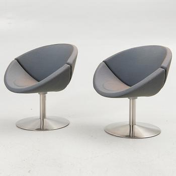 Peter Hjort Lorentzen & Johannes Foersom. Swivel armchairs, a pair, “Apollo EJ 96”, Erik Jørgensen, Denmark.