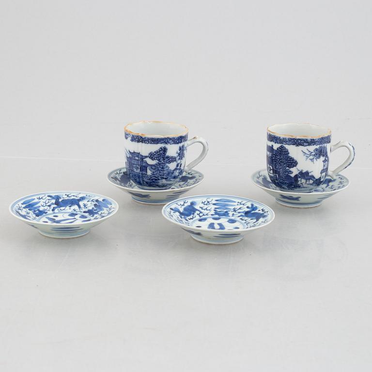 A set of four blue and white Chinese porcelain dishes, 19th century.