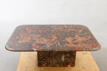 Soffbord, marmor, 1900-talets andra hälft.