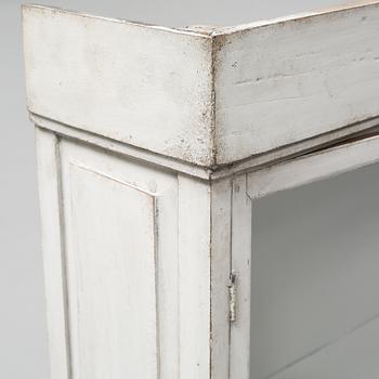 VITRINSKÅP, modern tillverkning.