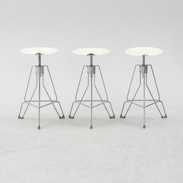 Yasu Sasamoto, pallar, 3 st, "Dulton stool", Dulton Co, 1900-talets andra hälft.