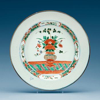 1476. A famille verte dish, Qing dynasty, Kangxi (1662-1722).
