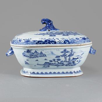 TERRIN, porslin, Kina, 1700-tal.