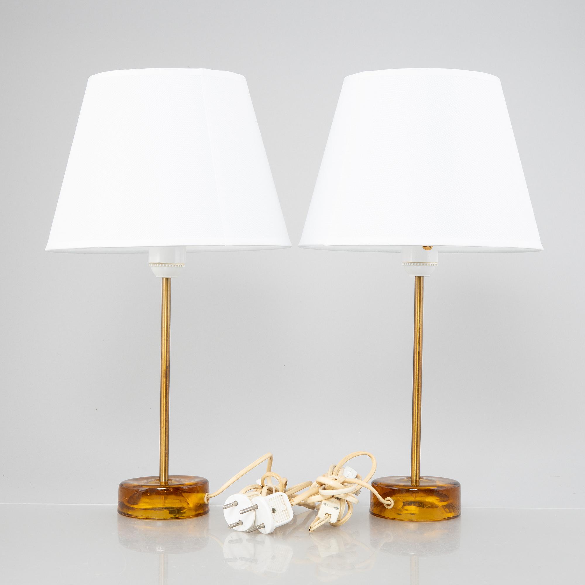 Bordslampor ett par, Nybro Armaturfabrik. 1900-talets andra hälft.