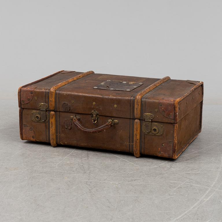 An early 20th century vintage suitcase from the Swedish diplomatic legation in Constantinople (Istanbul) and Warsaw.