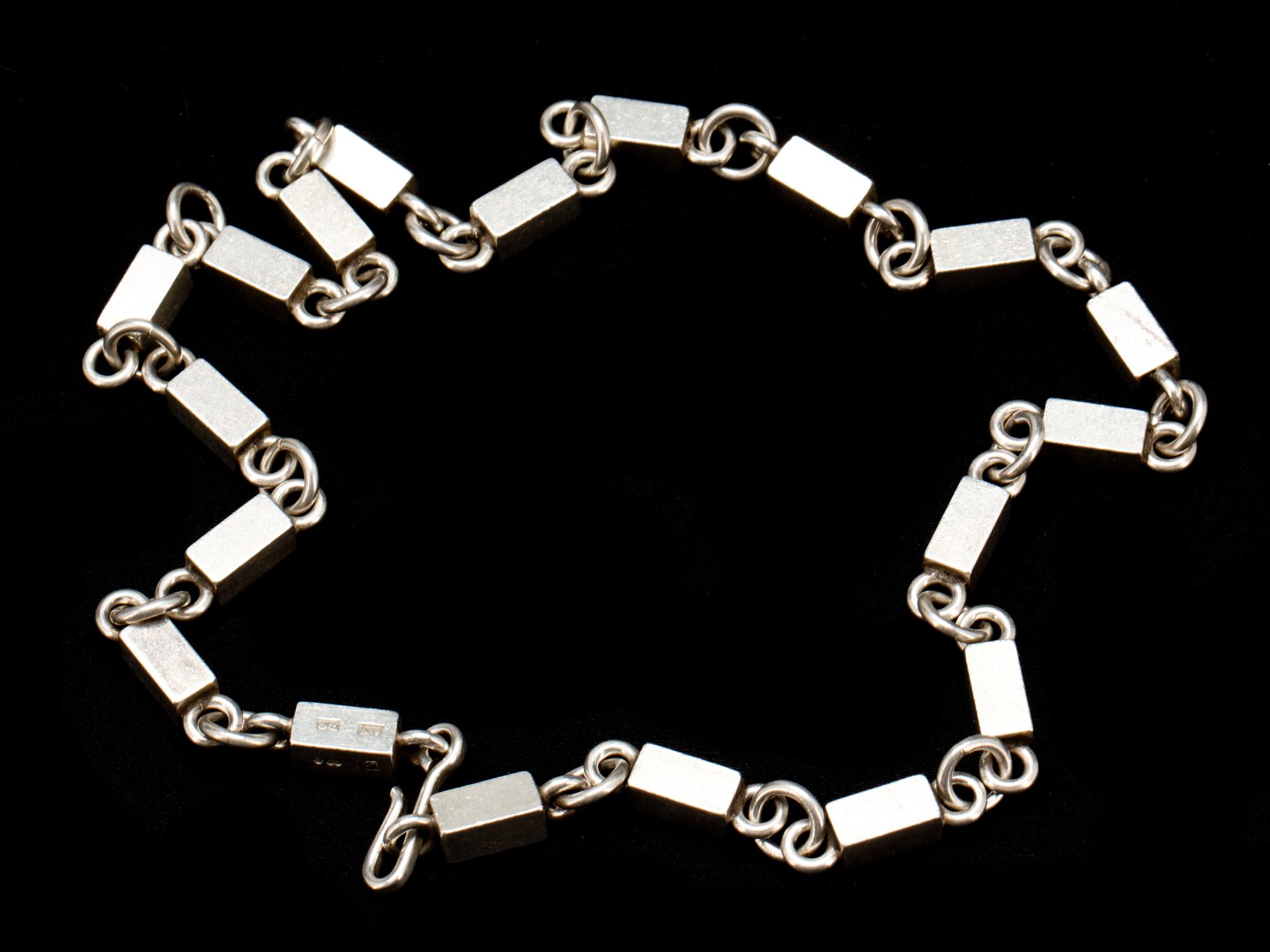 COLLIER, sterling silver. Wiwen Nilsson, Lund. Vikt 66 g.