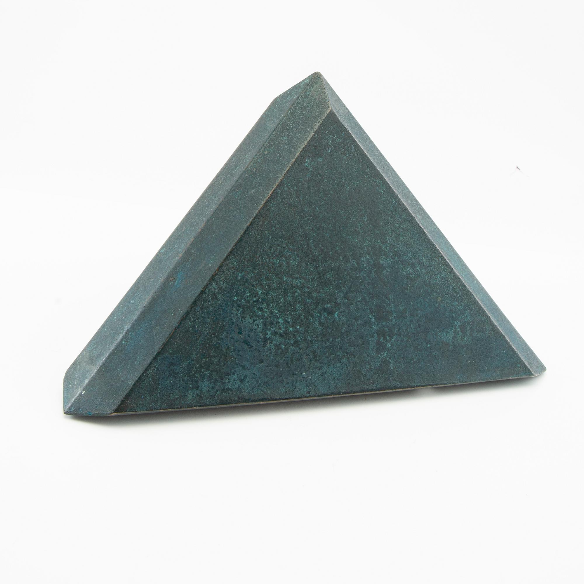 Carl Magnus, sculpture "Tetraed".