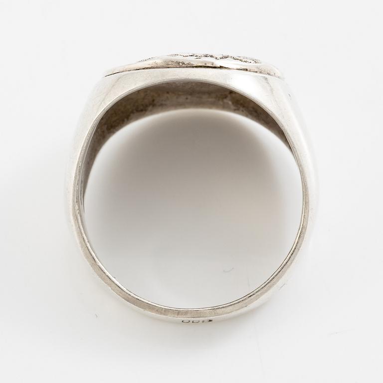 Signet ring, silver, man's profile, Mediterranean region.