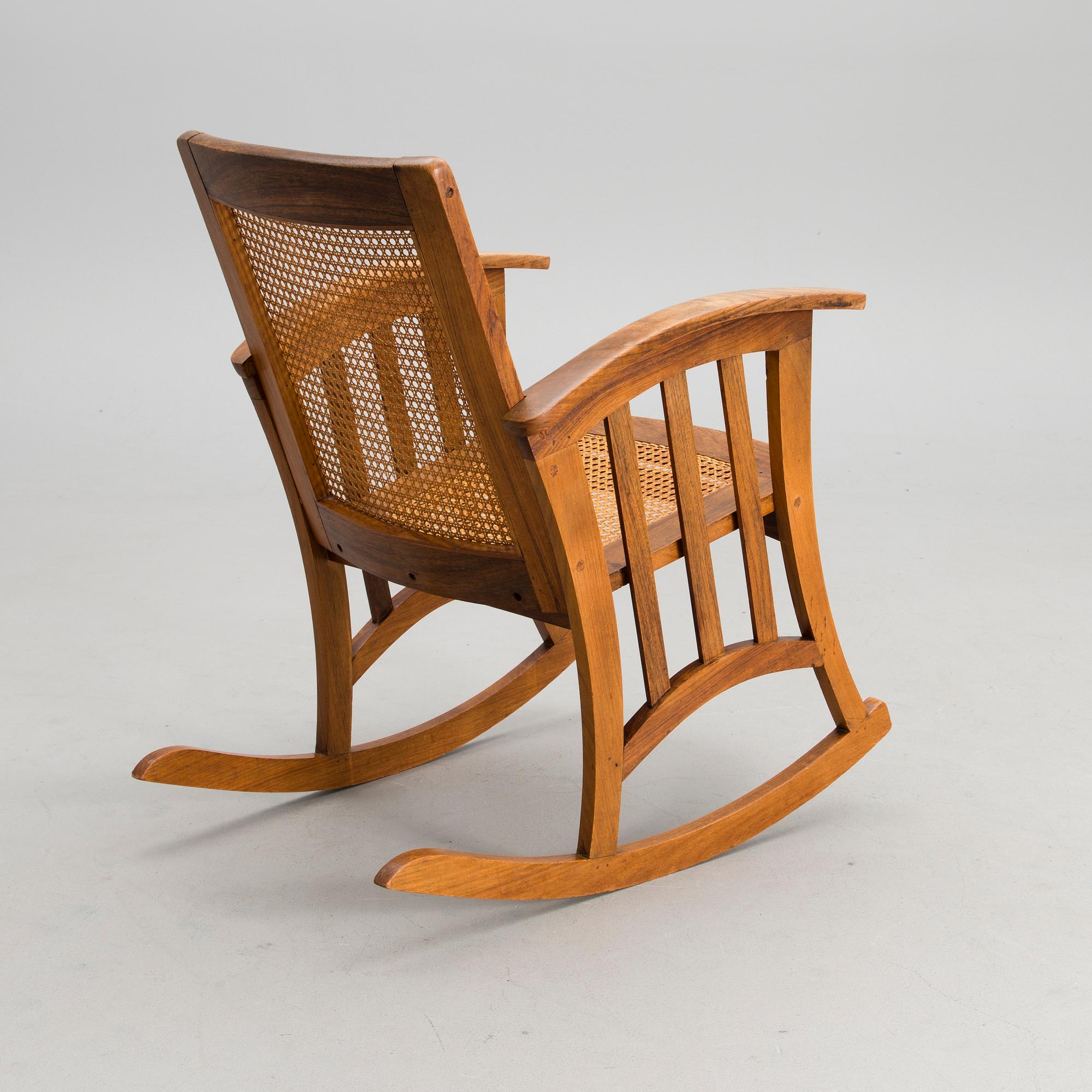 A ROCKING CHAIR, jugend, early 1900s. - Bukowskis