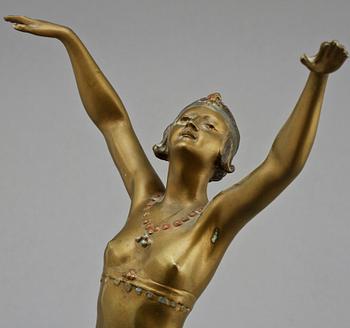 SKULPTUR, patinerad gulmetall, 1920-tal.