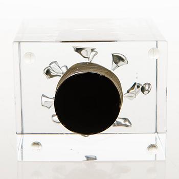 OIVA TOIKKA, AN ANNUAL CUBE, signed Oiva Toikka, Nuutajärvi 1979, numbered 872/2000.