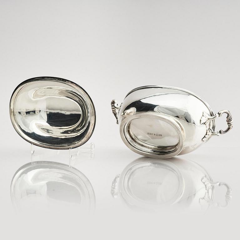 Karl Anderson, a silver tureen with lid, Stockholm 1943.