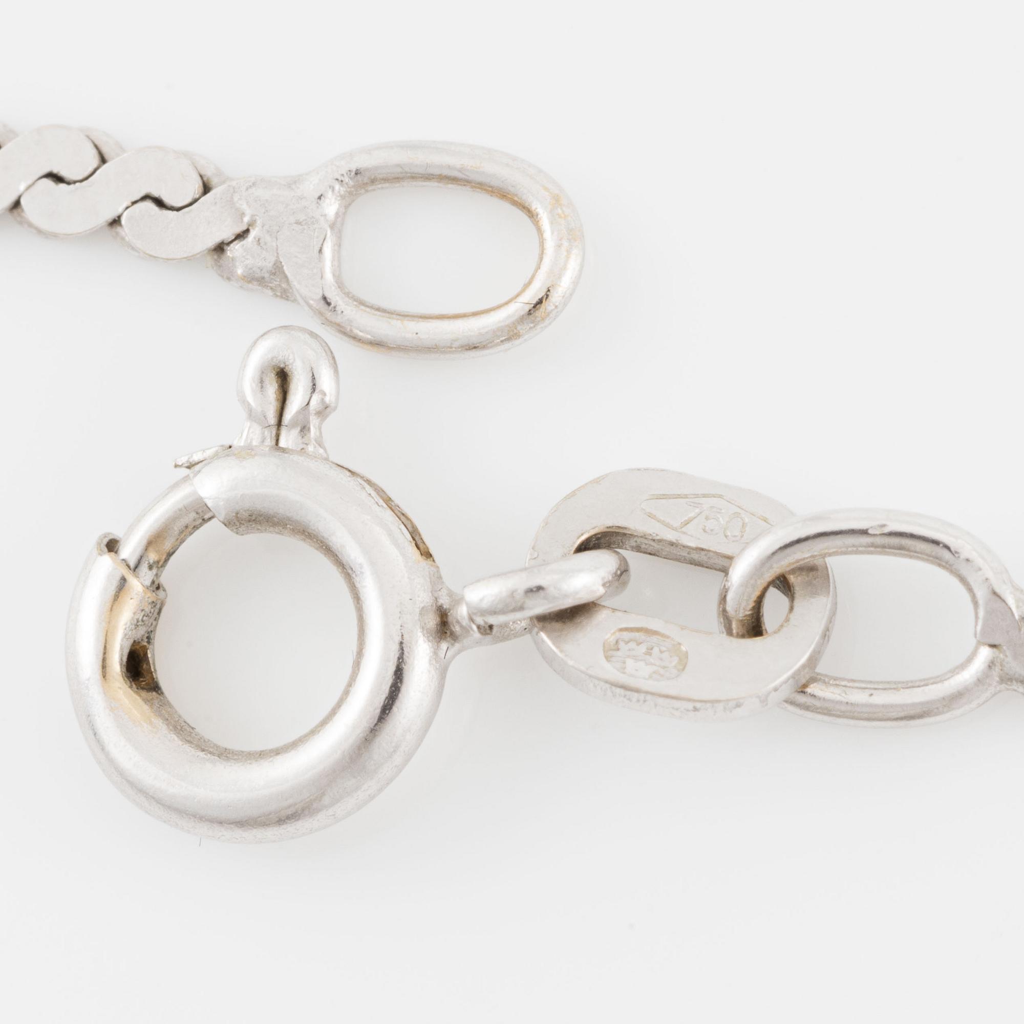 Pendant, 18K white gold with small diamond, with chain 18K white gold.