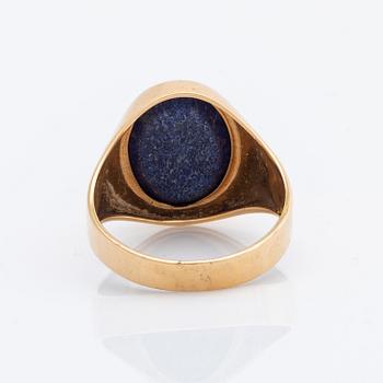 KLACKRING 18K guld m lapis lazuli ca 10 x 12 mm.