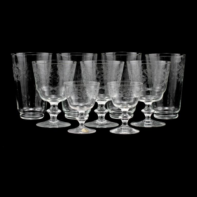 GLASSERVISDELAR, 27 st, Kosta, omkring 1900-talets mitt.