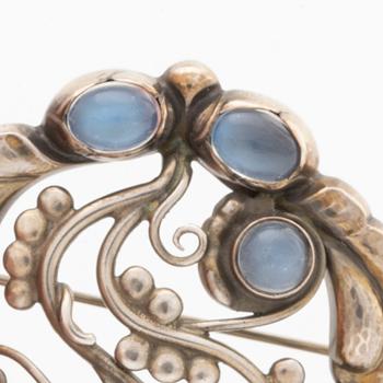 GEORG JENSEN, brosch modell 159, "Moonlight blossom".