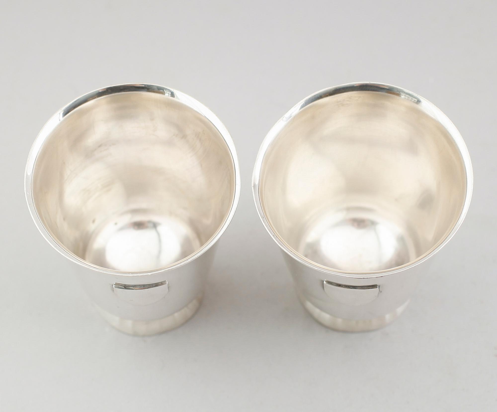 BÄGARE, 1 par, sterling silver, Sigvard Bernadotte, Georg Jensen, Köpenhamn, 1945-1977. Vikt ca 102 g.