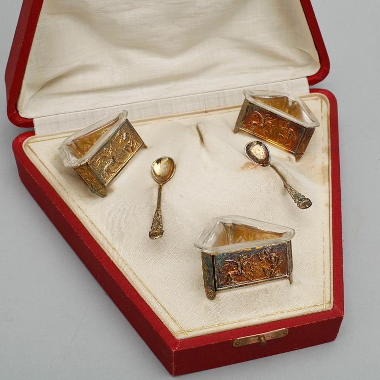 SALTKAR OCH KAFFESKEDAR, 17 delar, silver, bla. Tyskland, 1900-tal. Total vikt ca 232 gram.