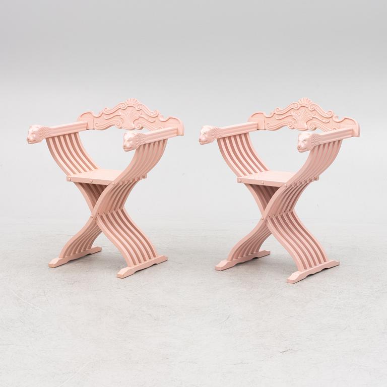 Armchairs, a pair, so-called "Dante chairs", Renaissance Style, second half of the 20th Century.