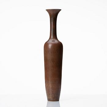 Gunnar Nylund, a brown glazed stoneware vase, Rörstrand, Sweden 1950s.