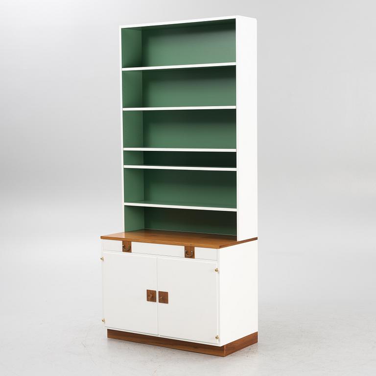 Josef Frank, a model "B2255" bookshelf, Firma Svenskt Tenn, post 1985.