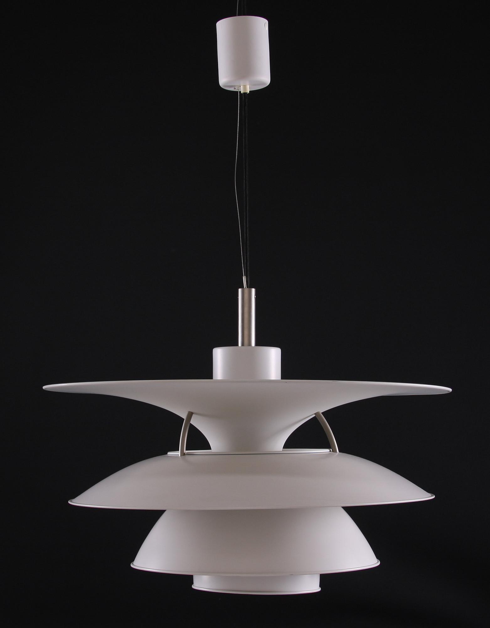 TAKARMATUR, "Charlottenburg-stor", Ebbe Christensen, Sophus Frandsen och Poul Henningsen för Louis Poulsen.