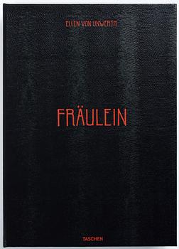 ELLEN VON UNWERTH, "Fräulein" Art Edition A, bok och gelatinsilverfotografi signerad och numrerad 77/100.