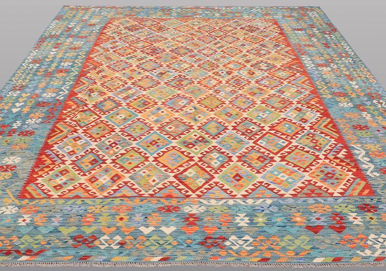 A CARPET, Kelim, ca 406 x 308 cm.