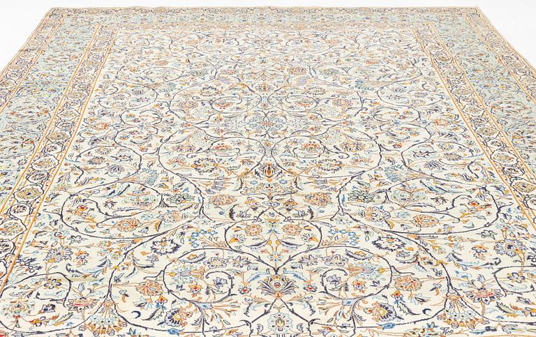 Carpet, Keshan, signed Ahalbaf, circa 400 x 289 cm.