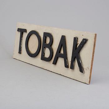 BUTIKSSKYLTAR, tre stycken, 1900-talets mitt.