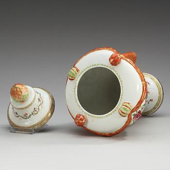 URNA med LOCK, kompaniporslin. Qing dynastin, Qianlong (1736-95).