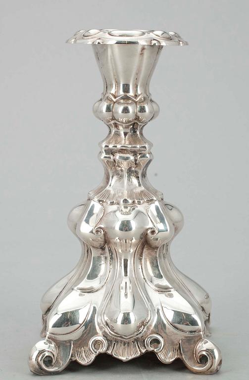 KANDELABER/LJUSSTAKE, silver, Kultakeskus Tavastehus 1984 och 1985. Tot. vikt inkl. fyllning 1304,9 gr.