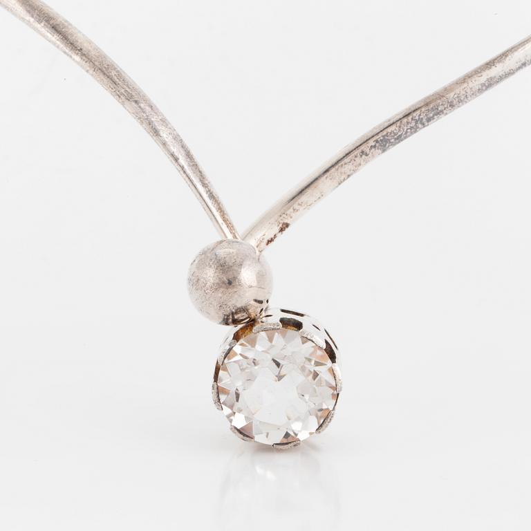 NECKLACE, with mixed-cut rock crystal. Saarela Arvo, Enköping, 1971.