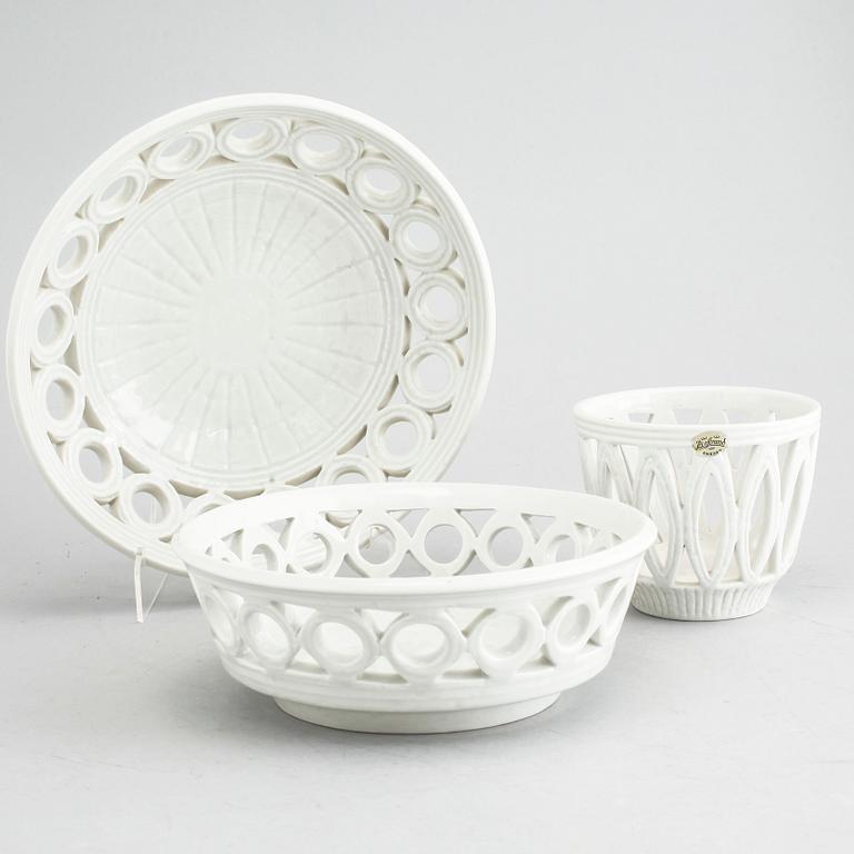 A pair of stoneware bowls, "Olympia", and a flower pot by Gunnar Nylund, Rörstrand, second half of the 20th century.