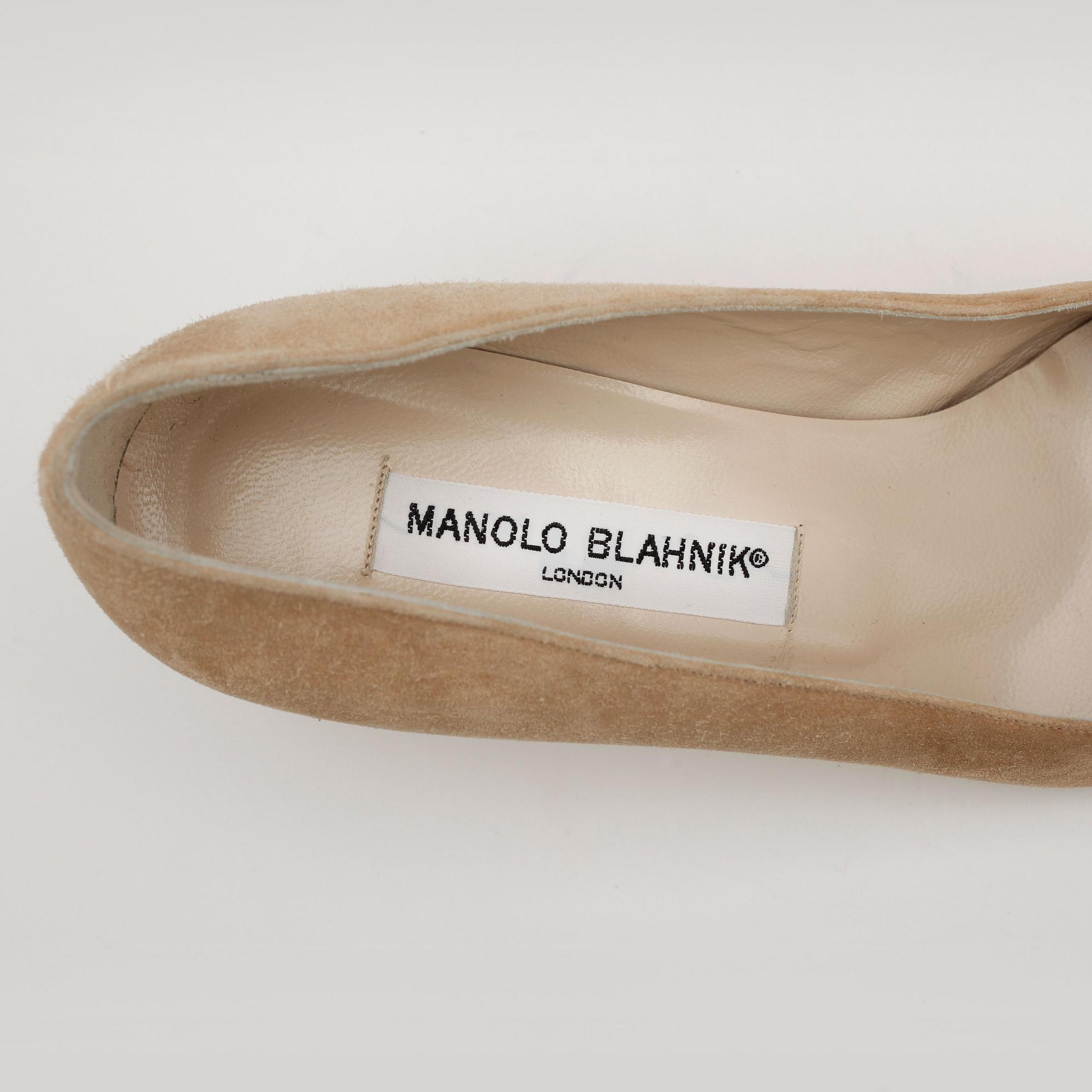 MANOLO BLAHNIK, ett par pumps.