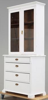 VITRINSKÅP, 1800/1900-tal.