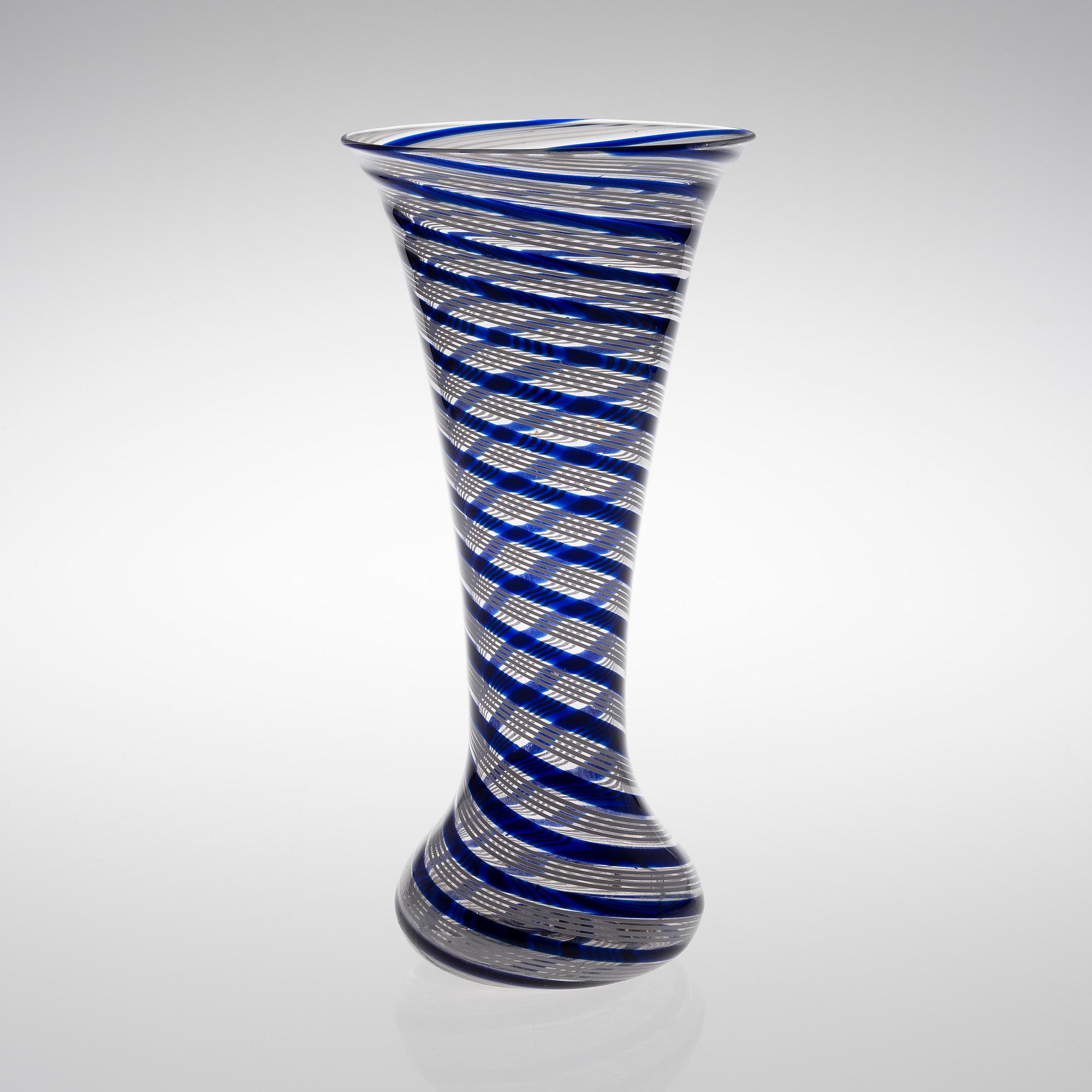 A VASE. Manufactured probably by Charles Bredgem. Nuutajärvi, 1860 speech.