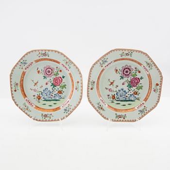 A set of three famille rose plates, Qing dynasty, Qianlong (1736-95).