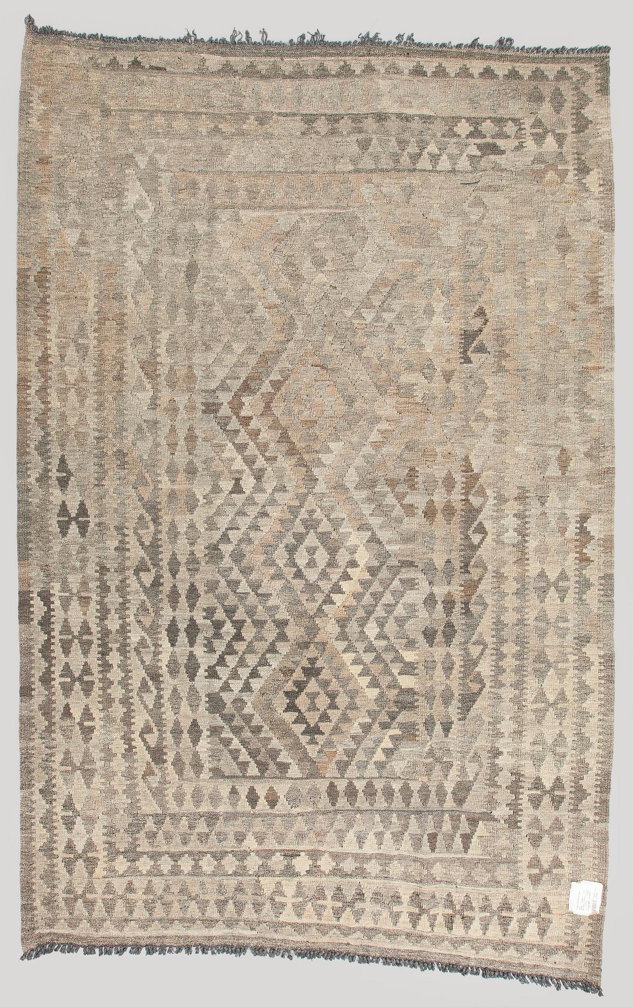 A Kilim carpet, ca. 262 x 176 cm.