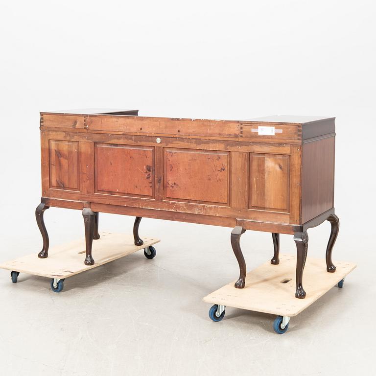 Sideboard Chippendale-stil 1900-talets första hälft Mobilia Malmö.