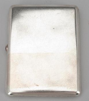 CIGARETTETUI, silver, Moskva, Ryssland 1908-1917. Vikt 211 g.
