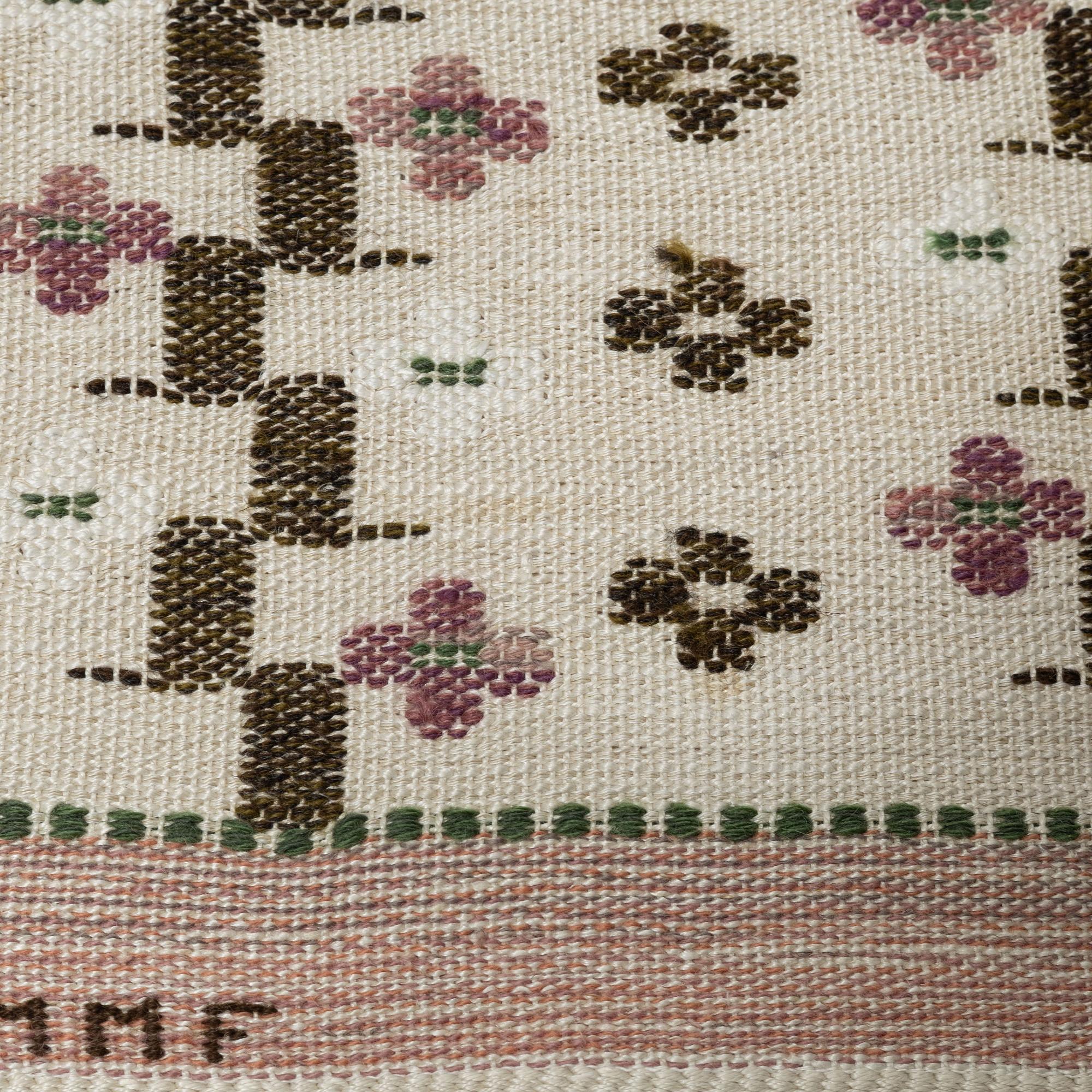 Märta Måås-Fjetterström, vävnad, "Slån", inplock på linnebotten, signerad AB MMF, ca 85 x 41,5 cm.