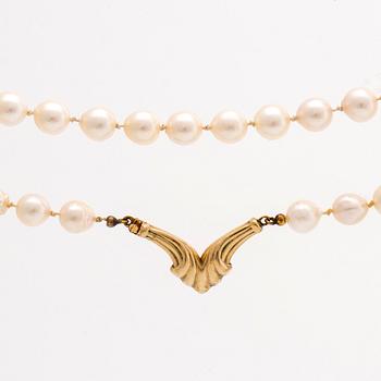 PÄRLCOLLIER odlade pärlor ca 7 mm, lås i 18K guld, ca 52 cm.
