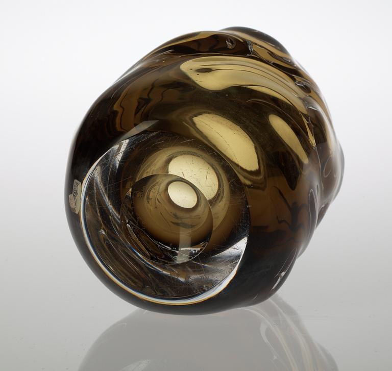 A Bengt Edenfalk 'Talatta' glass vase, Skruf 1961.